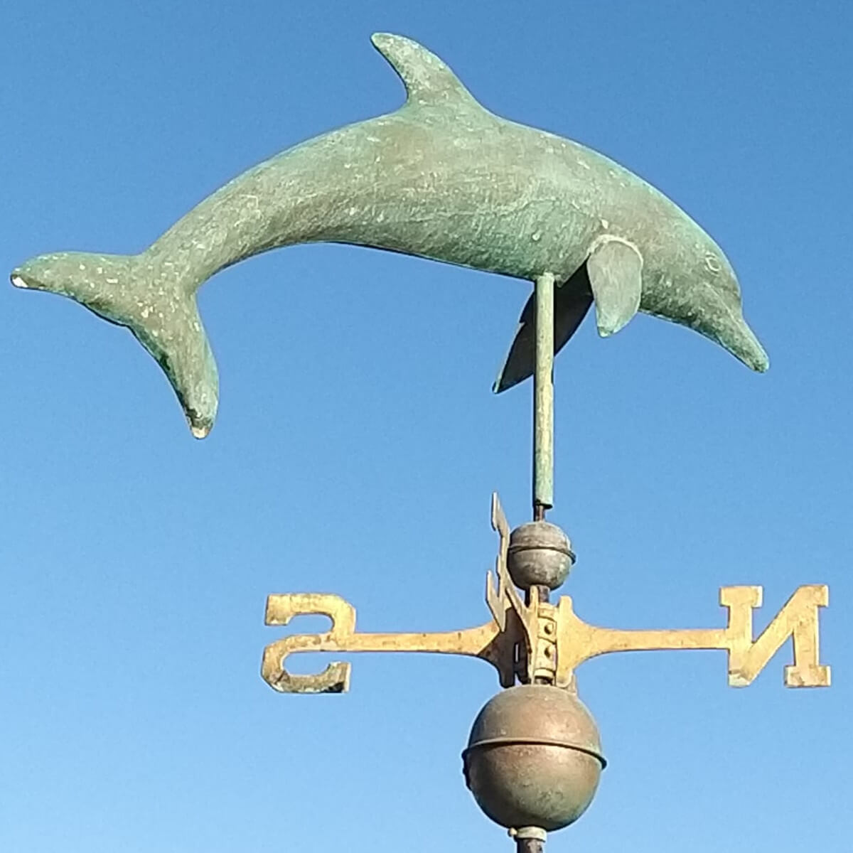 Copper_verdigris_dolphin_weathervane